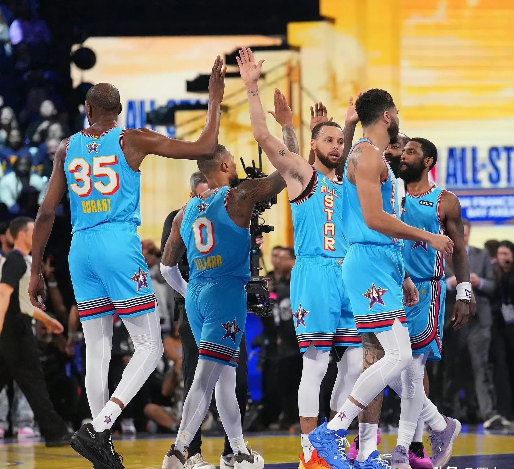 AYX- 哈登重要时刻比赛局势复杂，公牛带队取胜！观众掌声雷动