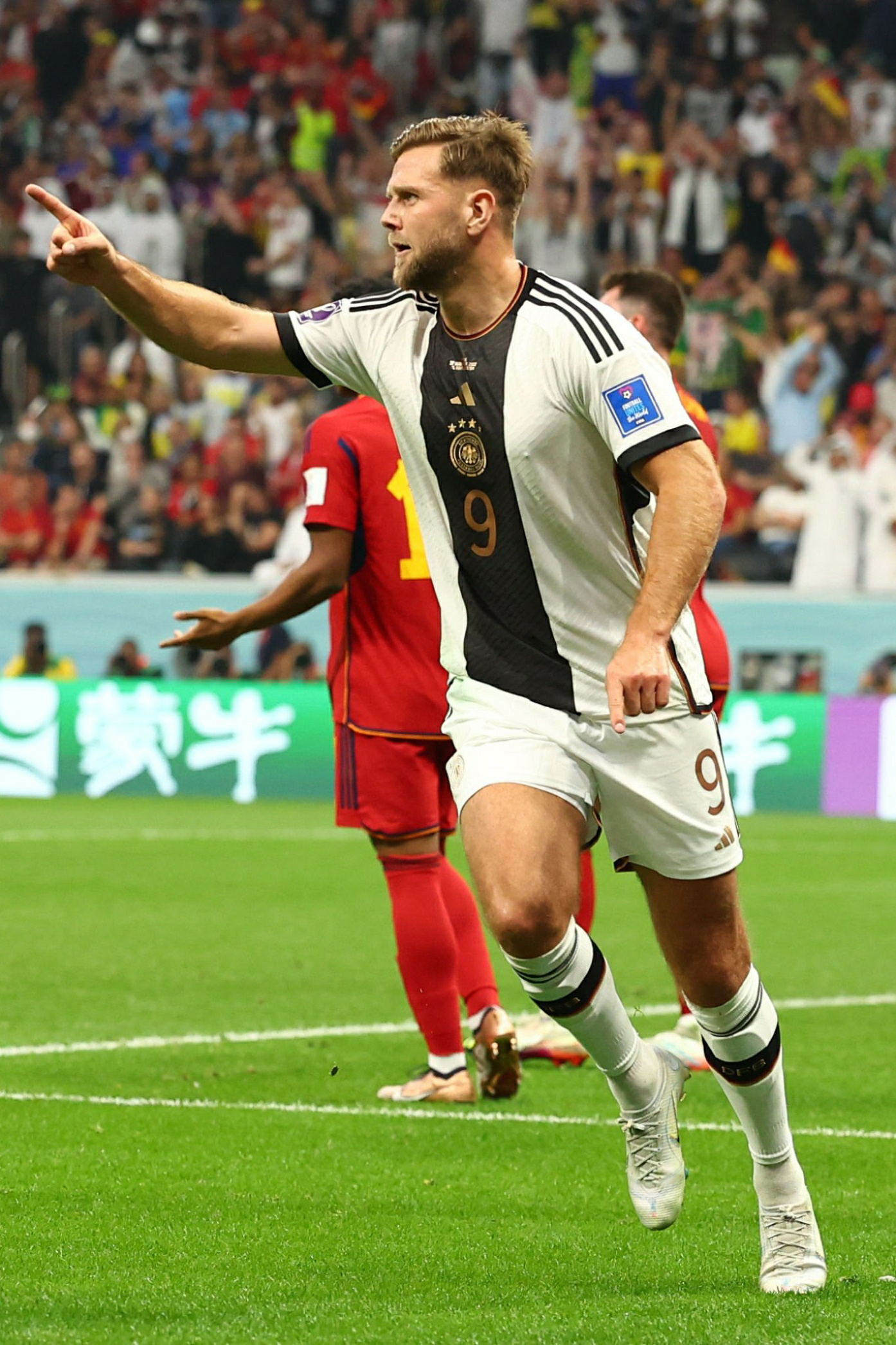 爱游戏-包含Ming在德国队比赛中问鼎冠军，战术调整引发热议！的词条